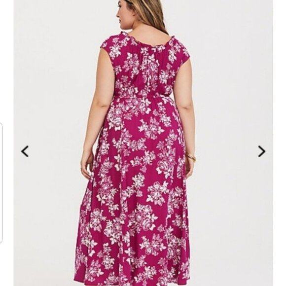 New! 1x 2x 3x 4x Torrid Floral Berry Maxi Dress - Picture 4 of 4